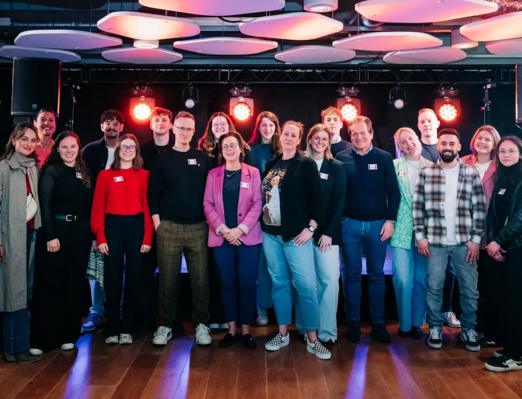 comma x Group Daenens