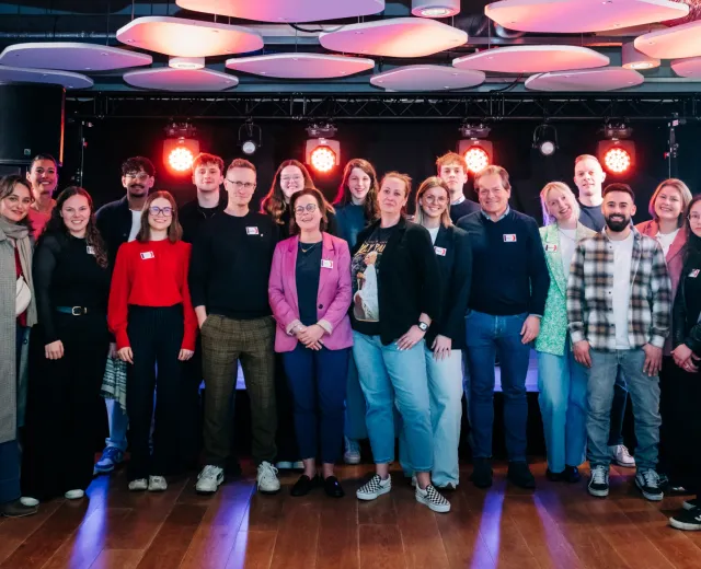 comma x Group Daenens